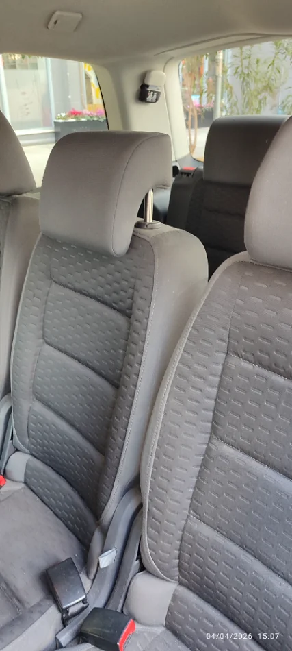 Tirane, shitet makine VW TOURAN Nafte, blu automatik Klima 194.000 km 4.200 €