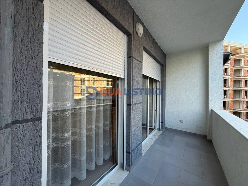 Tirane, jepet me qera apartament 1+1+Ballkon Kati 2, 70 m² 600 € (Kompleksi Mateo)