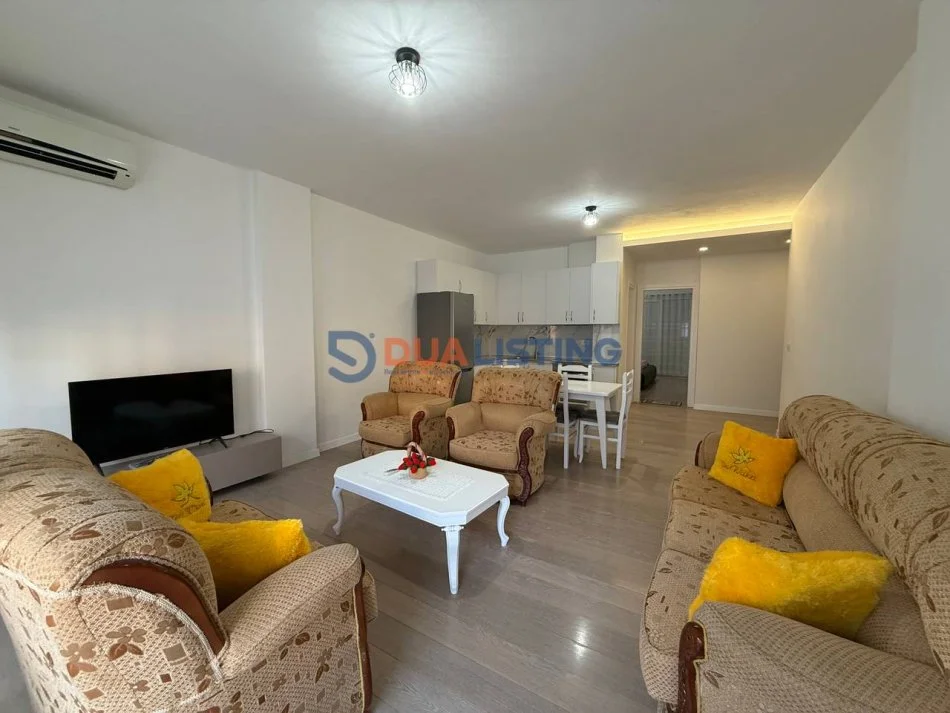 Tirane, jepet me qera apartament 1+1+Ballkon Kati 2, 70 m² 600 € (Kompleksi Mateo)