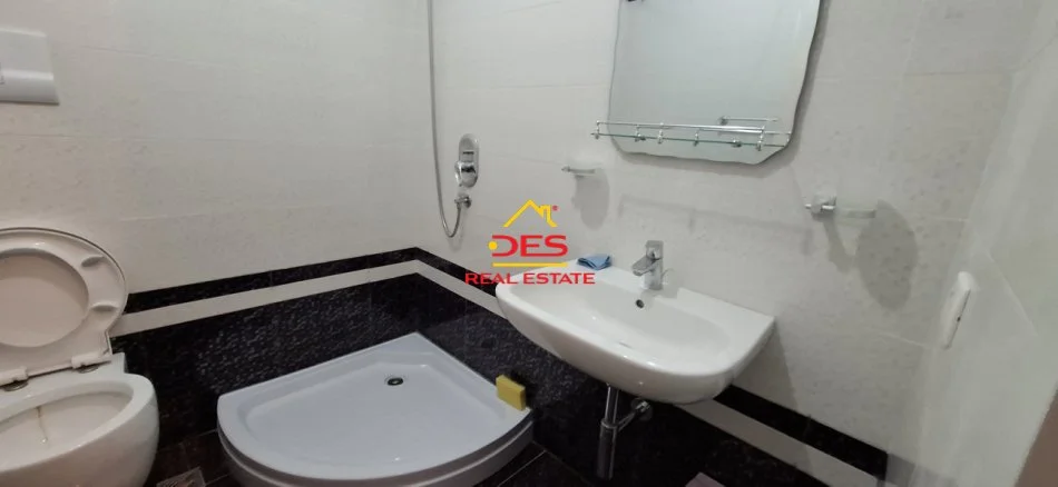 Vlore, jepet me qera apartament 1+1+Ballkon Kati 2, 70 m² 500 € (Rruga Aleksandër Moisiu)