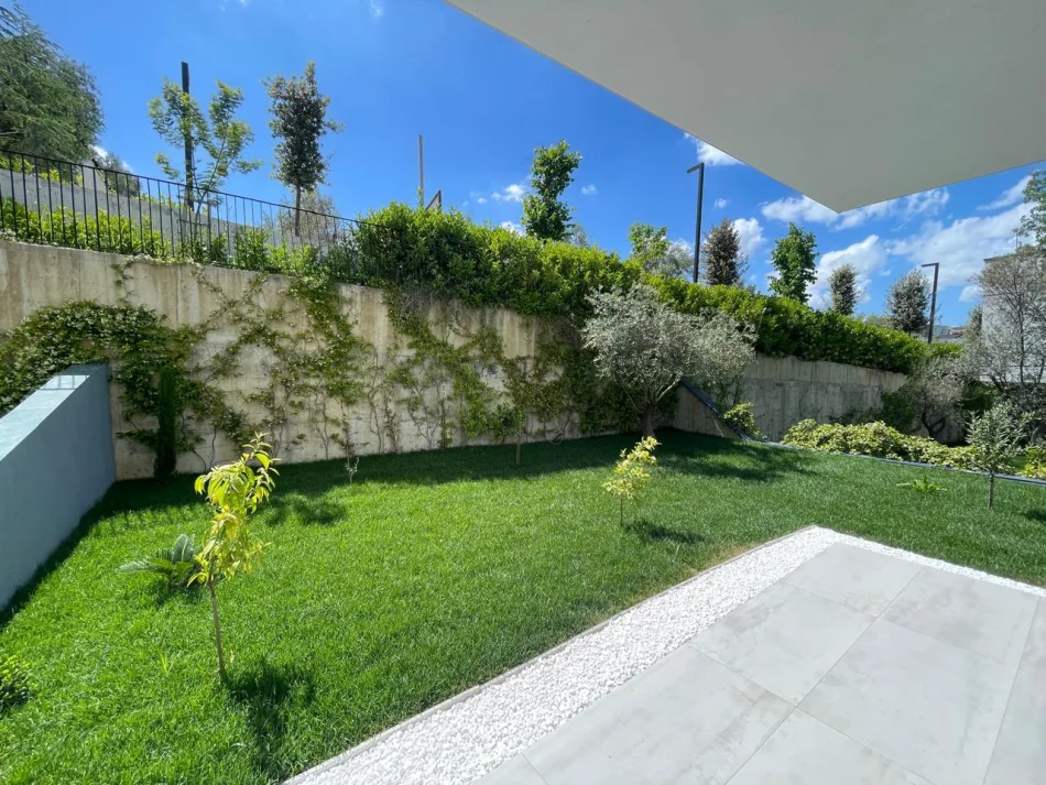 Tirane, jepet me qera Vile 3+1 , 252 m² 4.500 €