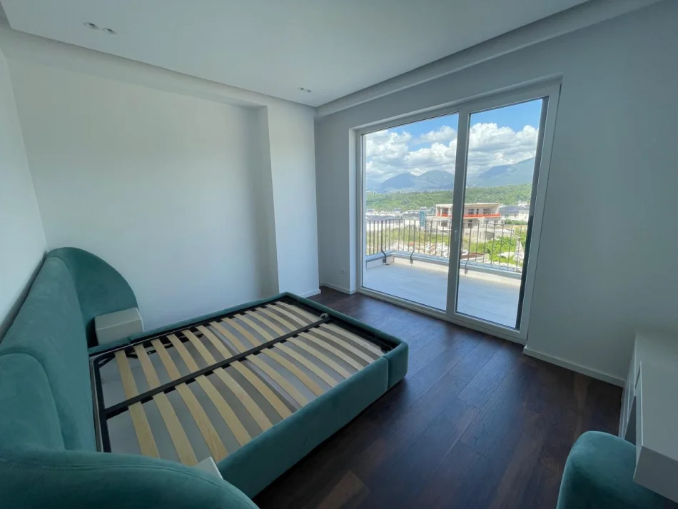 Tirane, jepet me qera Vile 3+1 , 252 m² 4.500 €