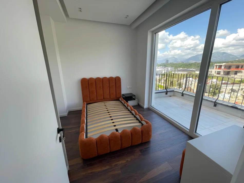 Tirane, jepet me qera Vile 3+1 , 252 m² 4.500 €