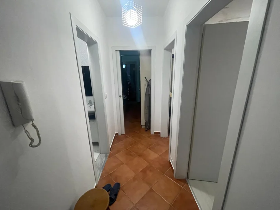 Tirane, jepet me qera apartament 2+1 Kati 9, 72 m² 450 € 
