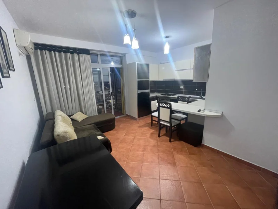 Tirane, jepet me qera apartament 2+1 Kati 9, 72 m² 450 € 