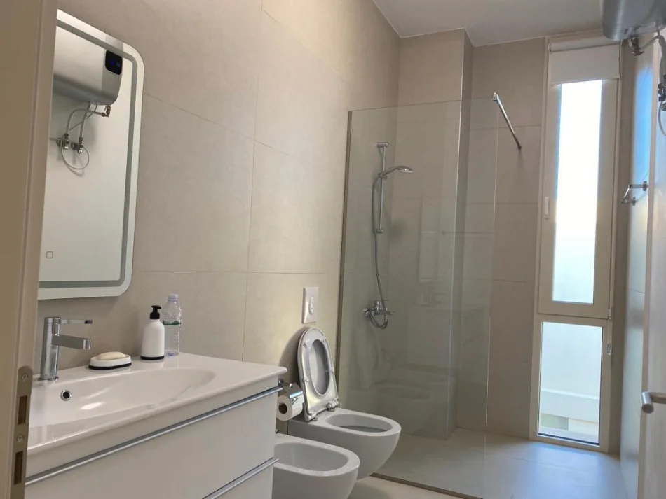 Dhermi - Palase, shitet Vile 2+1 , 330 m² 1.300.000 € 