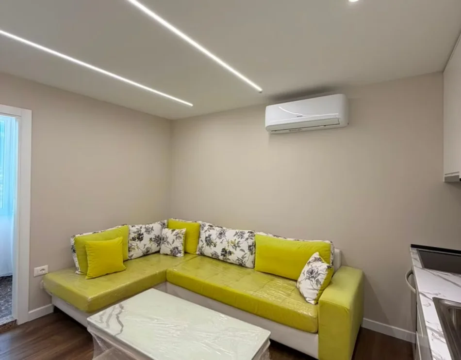 Tirane, jepet me qera apartament 2+1 Kati 1, 85 m² 450 € (Sauk i Ri)