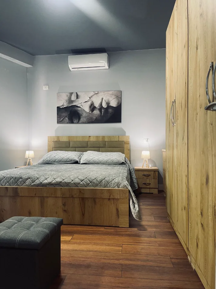 Tirane, jepet me qera apartament 2+1 Kati 1, 100 m² 650 € (Kopshti Botanik)