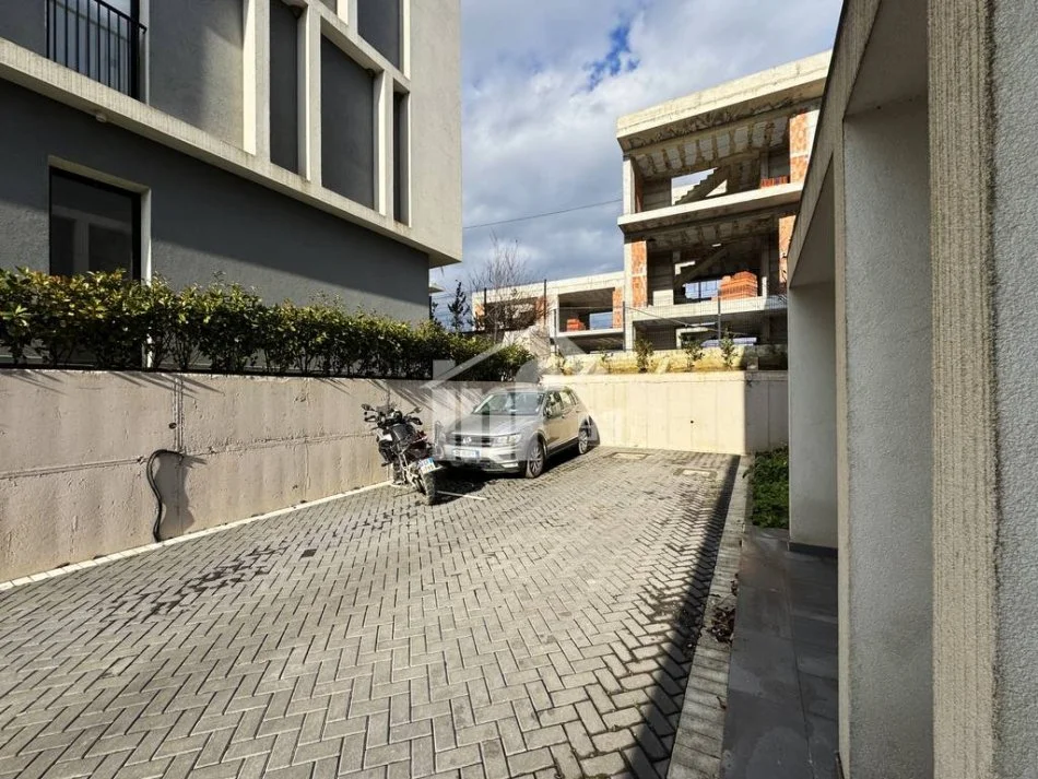 Tirane, jepet me qera apartament 2+1 Kati 0, 109 m² 1.400 € (“O2 RESIDENCE”, LIQENI I FARKES)