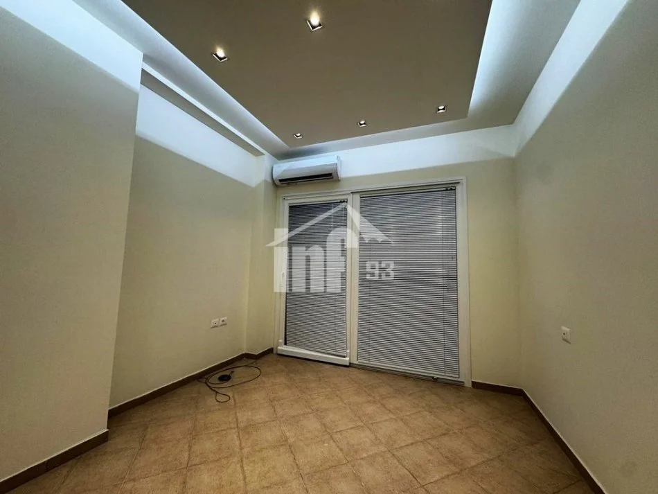 Tirane, jepet me qera apartament 1+1+Ballkon Kati 2, 58 m² 550 € (PRANË PARKUT TE LIQENIT DHE STADIUMIT “AIR ALBANIA”)