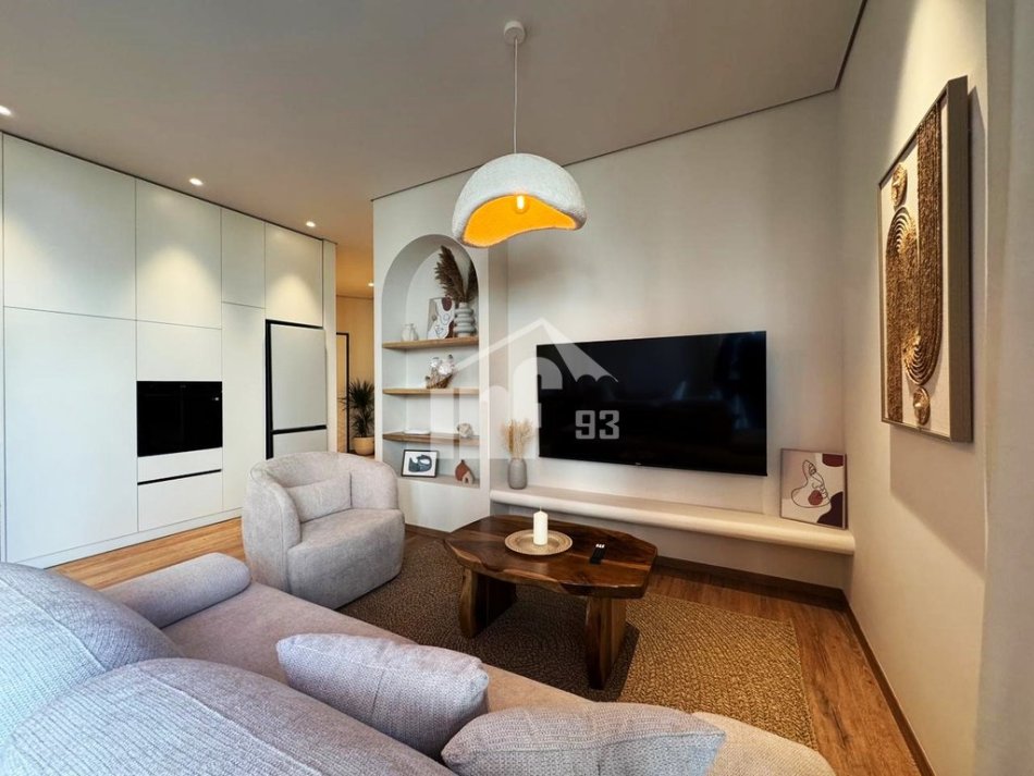 Tirane, jepet me qera apartament 2+1 Kati 0, 119 m² (“GREEN VALLEY” REZIDENCE, PËRBALLË LIQENIT ARTIFICIAL)