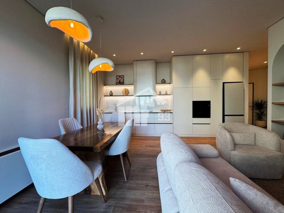 Tirane, jepet me qera apartament 2+1 Kati 0, 119 m² (“GREEN VALLEY” REZIDENCE, PËRBALLË LIQENIT ARTIFICIAL)