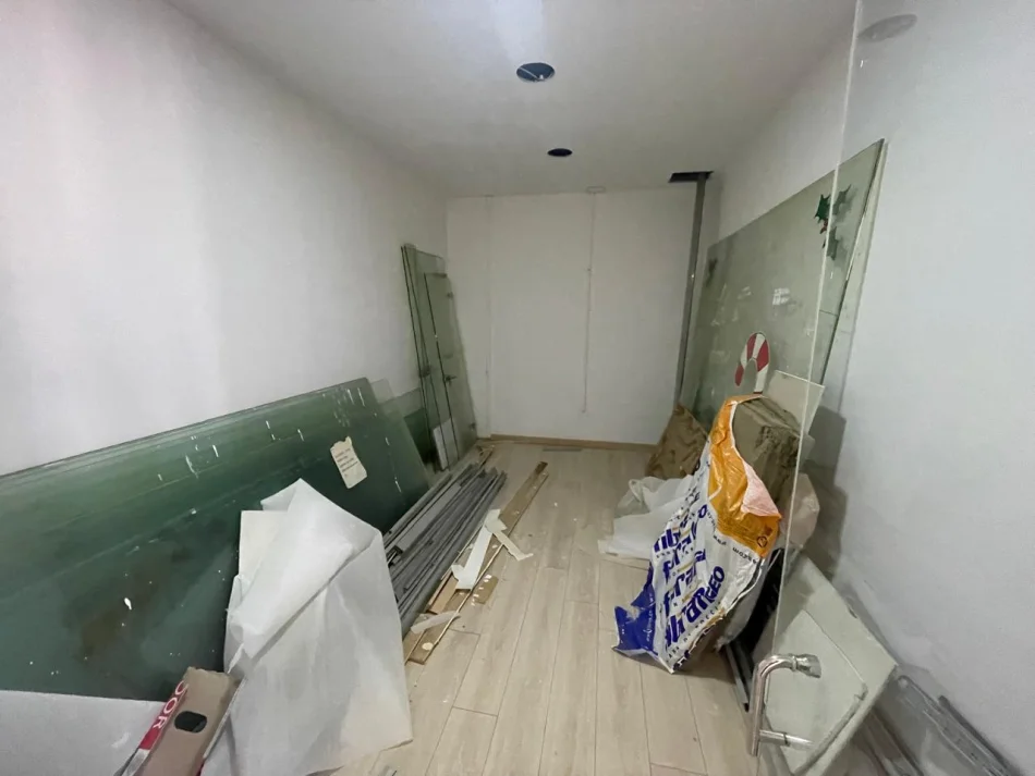 Tirane, jepet me qera ambjent biznesi Kati 1, 540 m² 7.000 € 
