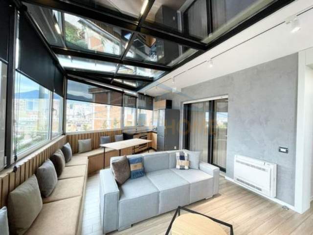 Tirane, shitet apartament Kati 8, 120 m² 250.000 Euro (Rruga Asim Vokshi)