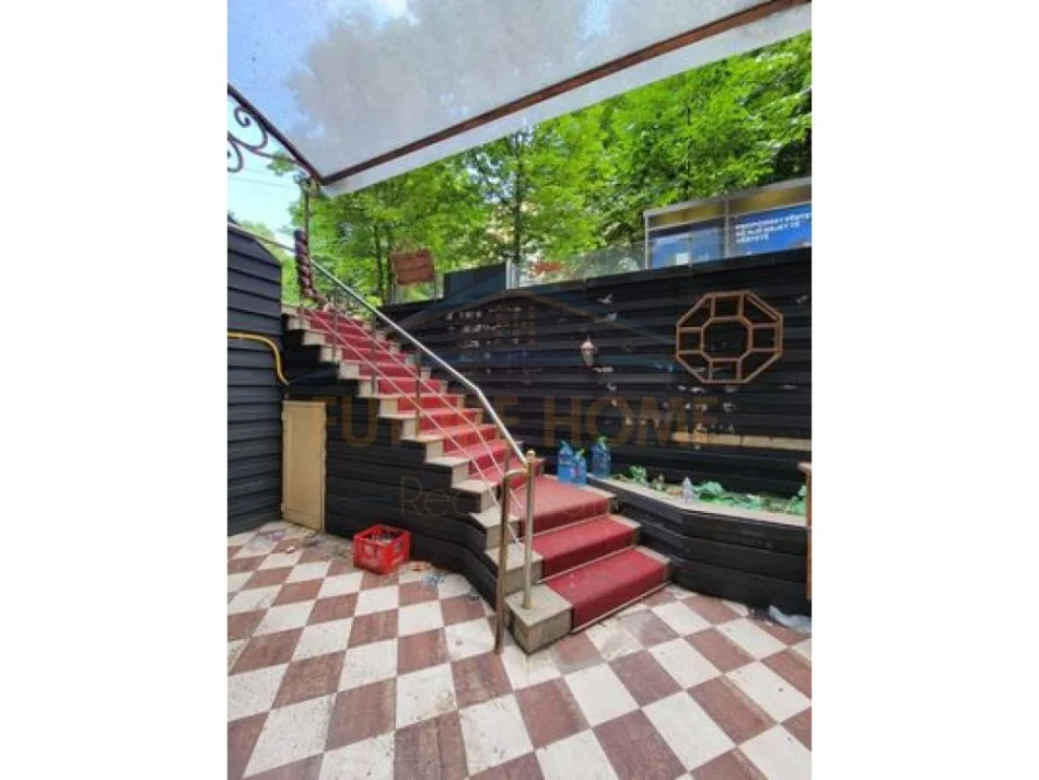 Tirane, shitet garsonier 4+1 Kati 0, 200 m² 650.000 € (Bllok prane LSI)