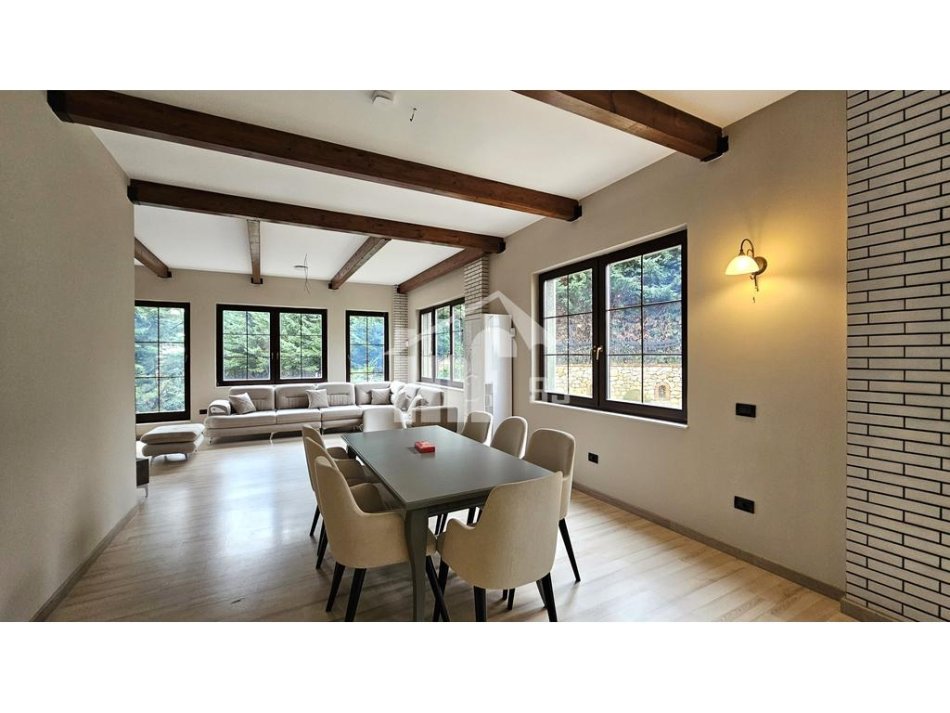 Tirane, jepet me qera Vile 3 Katshe , 475 m² 4.000 € (NE MJULL – BATHORE, 5 MIN NGA TEG)