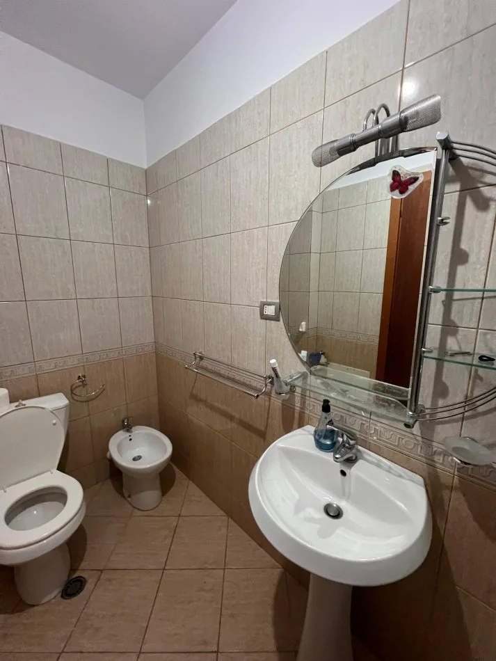 Tirane, jepet me qera apartament 1+1 Kati 7, 70 m² 500 € (QIRA APARTAMENT 1+1 SELVIA!)