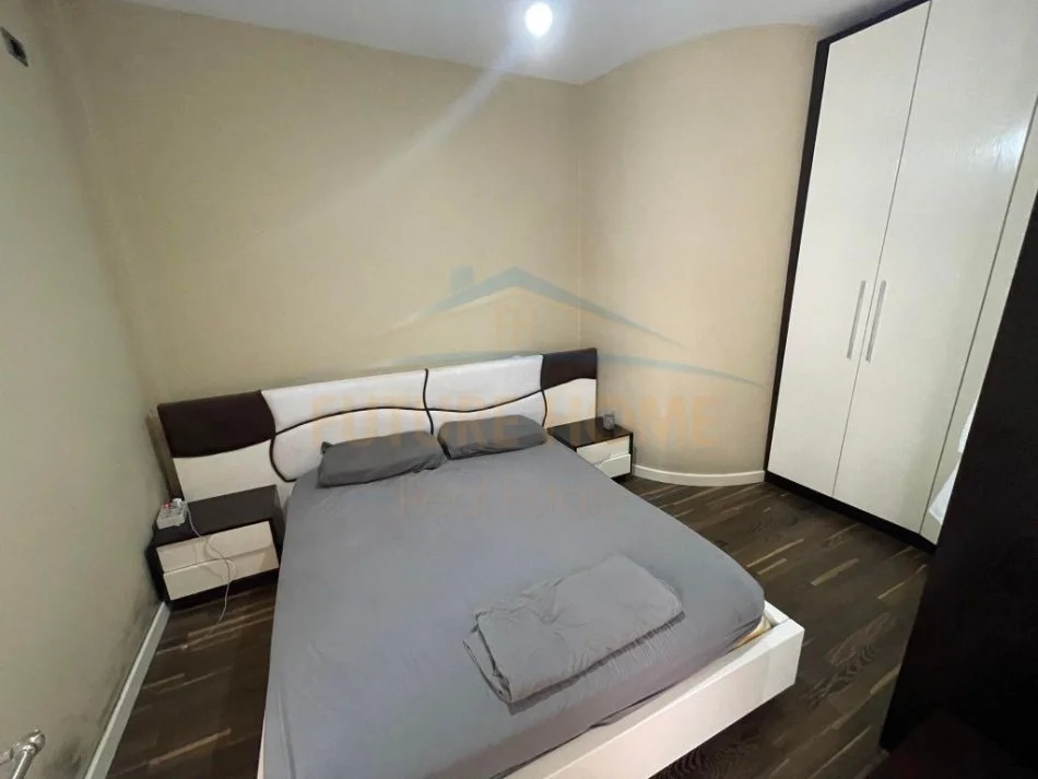 Tirane, jap me qera apartament 1+1 Kati 10, 52 m² 600 € (Rruga e Kavajes)