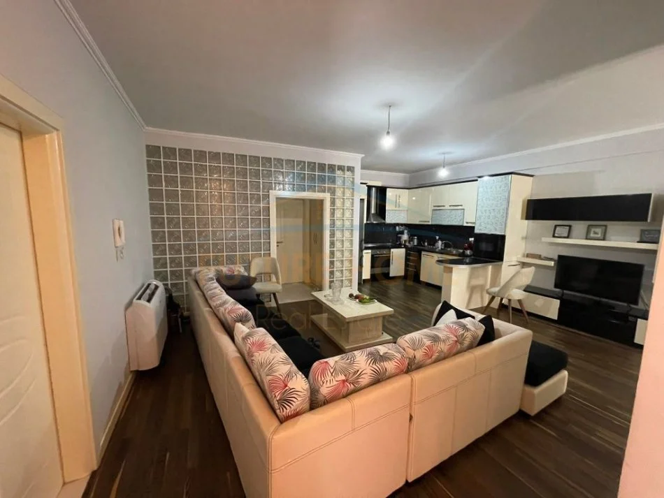 Tirane, jepet me qera apartament 2+1 Kati 2, 110 m² 550 € (Kodra e Diellit)