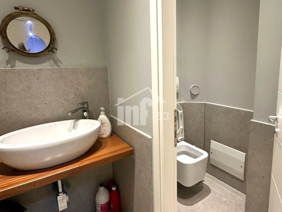 Tirane, jepet me qera ambjent biznesi Kati 0, 120 m² 1.000 € (NË RRUGËN “QEMAL STAFA”, PRANË PAZARIT TË RI)