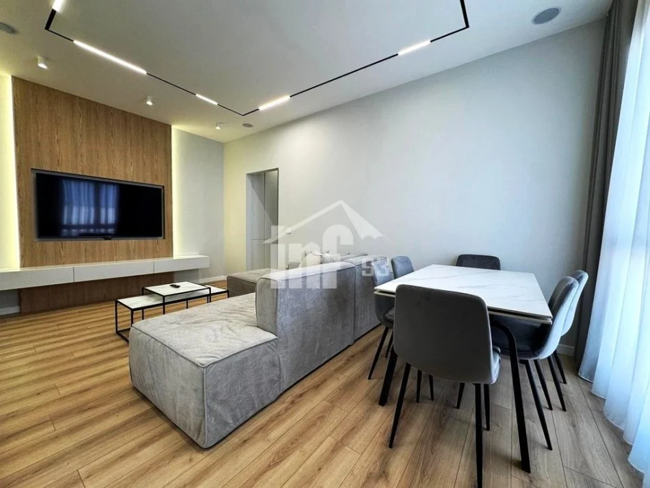 Tirane, jepet me qera apartament 1+1+Ballkon Kati 3, 77 m² 1.250 € (“GREEN VALLEY” REZIDENCE, PËRBALLË LIQENIT ARTIFICIAL)