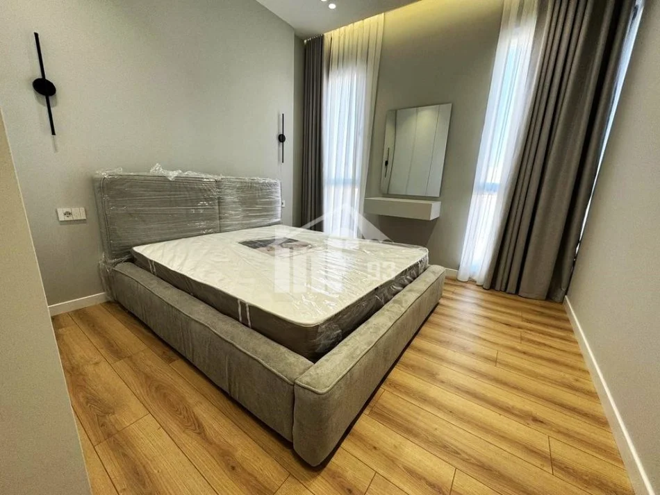 Tirane, jepet me qera apartament 1+1+Ballkon Kati 3, 77 m² 1.250 € (“GREEN VALLEY” REZIDENCE, PËRBALLË LIQENIT ARTIFICIAL)