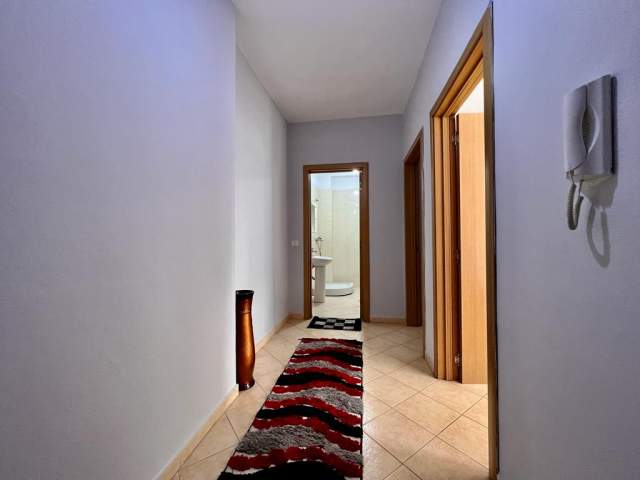 Tirane, jepet me qera apartament 1+1+BLK Kati 3, 65 m² 300 Euro (Vila L)