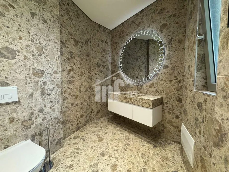 Tirane, jepet me qera apartament 2+1 Kati 0, 108 m² 2.100 € (“GREEN VALLEY” REZIDENCE, PËRBALLË LIQENIT ARTIFICIAL)