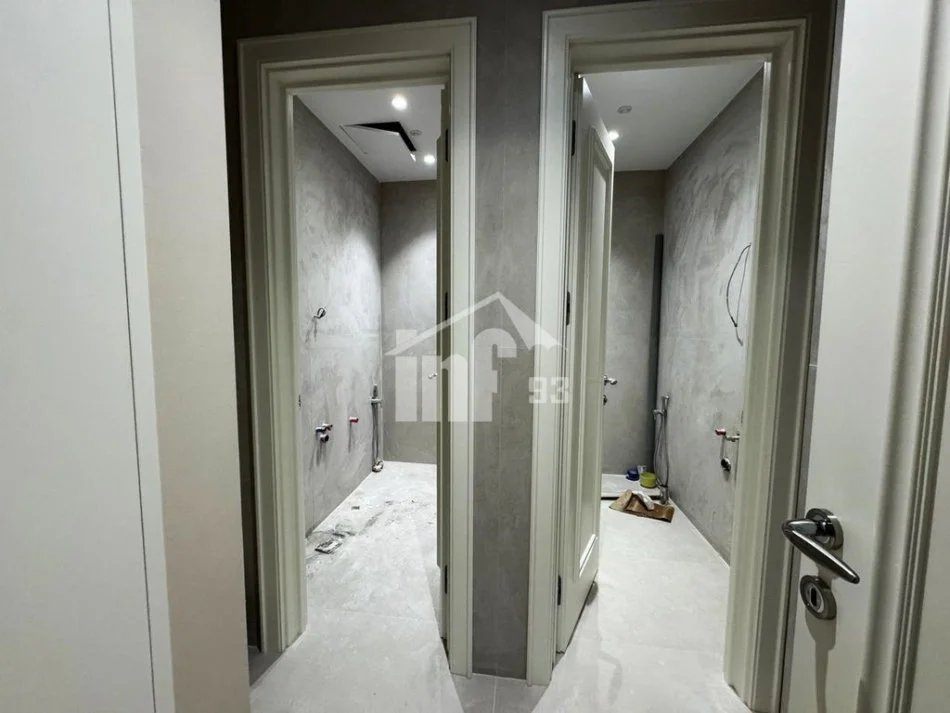 Tirane, jepet me qera zyre Kati 7, 137 m² 2.500 € (BULEVARDI “DËSHMORËT E KOMBIT”, TE KULLAT BINJAKE)