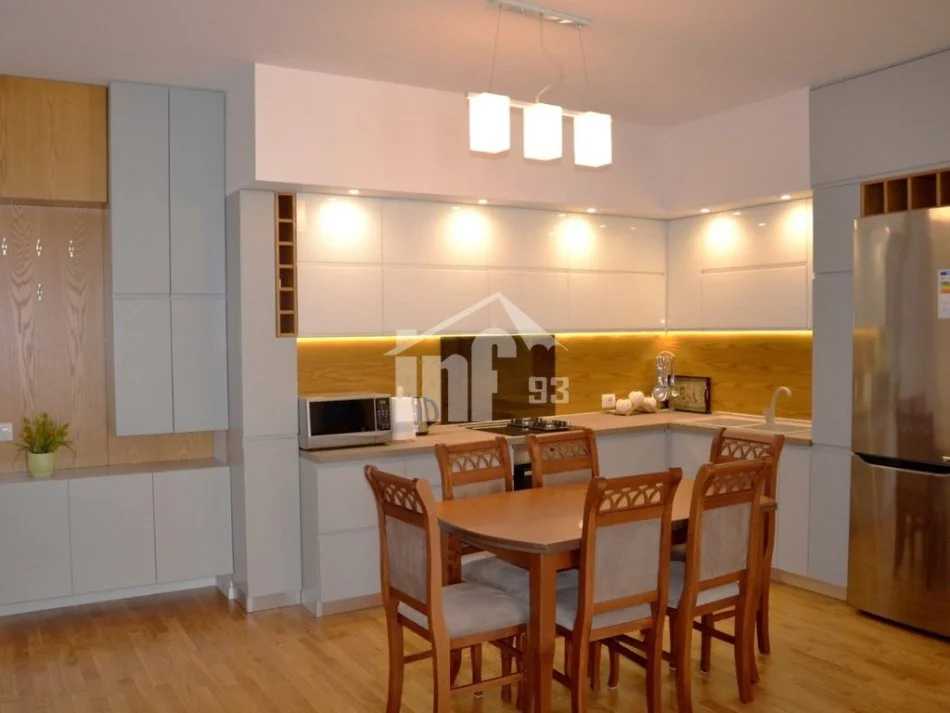 Tirane, jepet me qera apartament 2+1+Ballkon Kati 4, 110 m² 1.000 € (MBI KOPSHTIN BOTANIK)