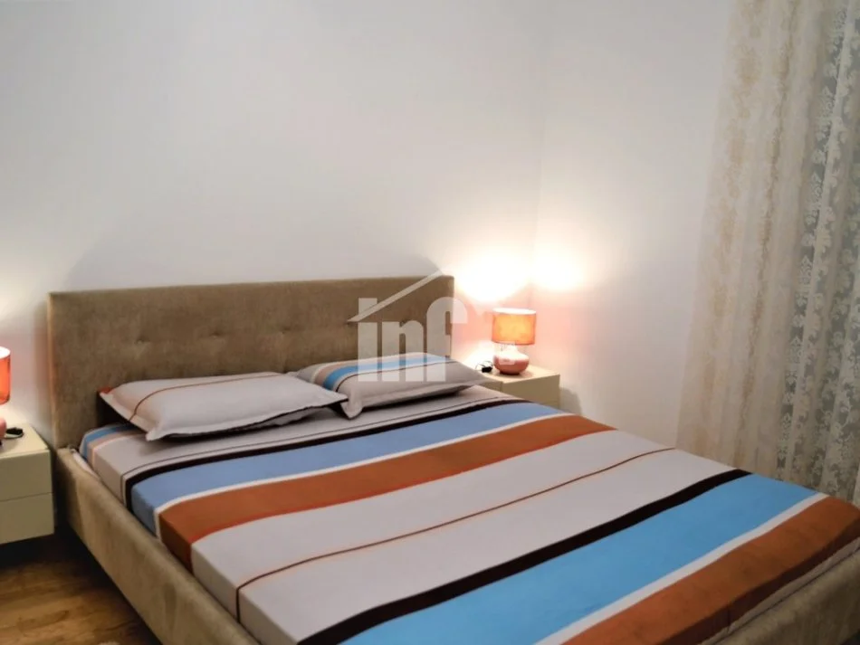 Tirane, jepet me qera apartament 2+1+Ballkon Kati 4, 110 m² 1.000 € (MBI KOPSHTIN BOTANIK)