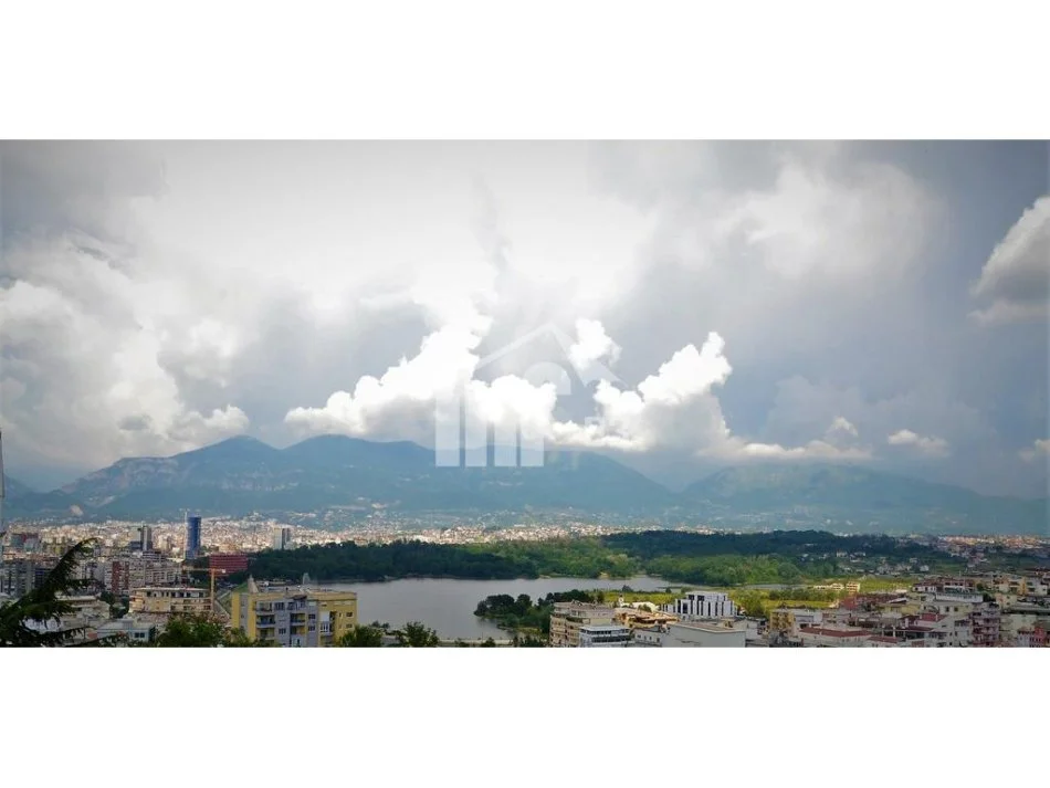 Tirane, jepet me qera apartament 2+1+Ballkon Kati 4, 110 m² 1.000 € (MBI KOPSHTIN BOTANIK)