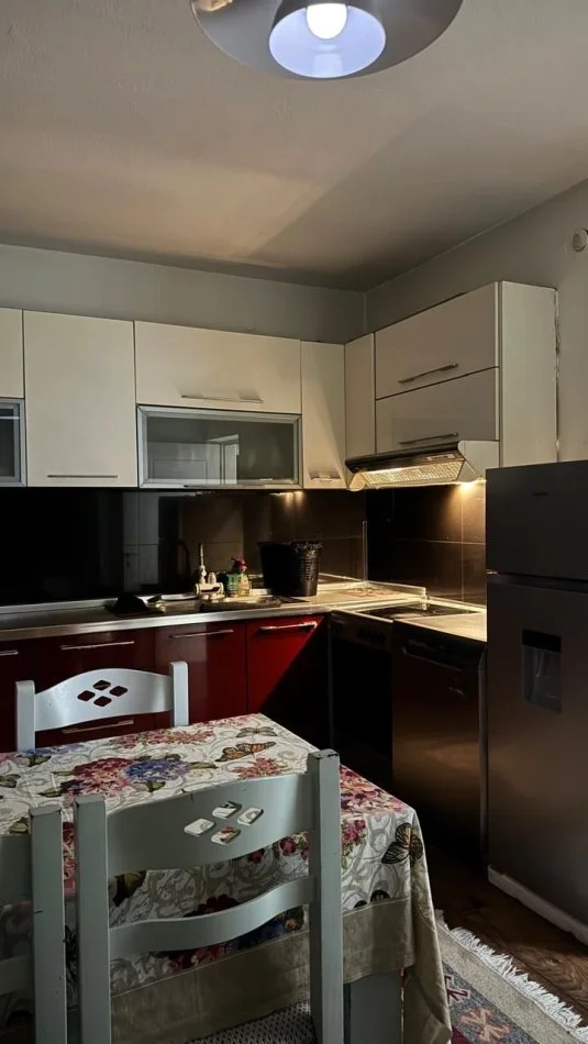 Tirane, jepet me qera garsonier Kati 1, 45 m² 450 € (Zogu i Zi)