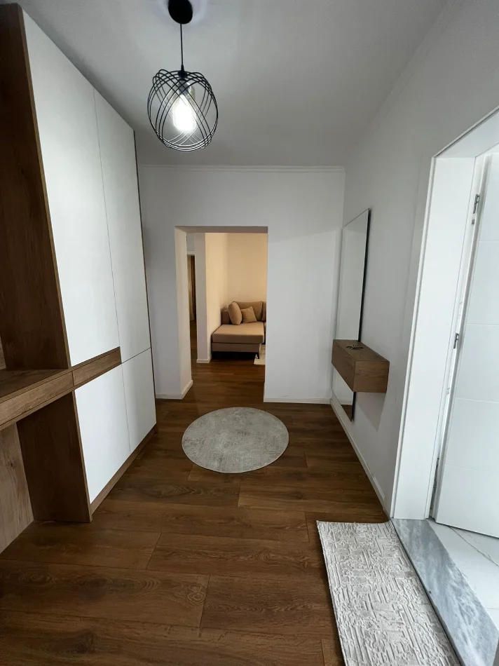 Tirane, jepet me qera apartament 2+1+Ballkon Kati 4, 77 m² 700 € (Ali Demi)