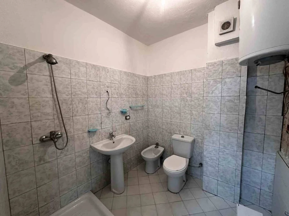 Durres, shitet garsonier 1+1 Kati 5, 50 m² 53.000 € (Durres Plazh)