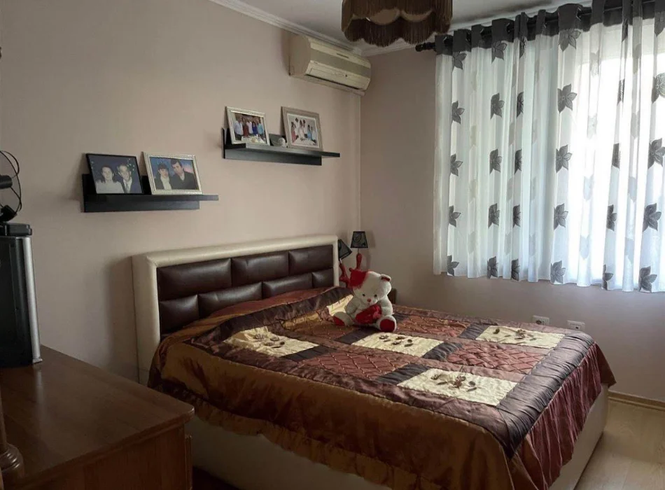 Tirane, shitet apartament 2+1 Kati 2, 156.000 € (Yzberisht, Rruga Besim Alla)