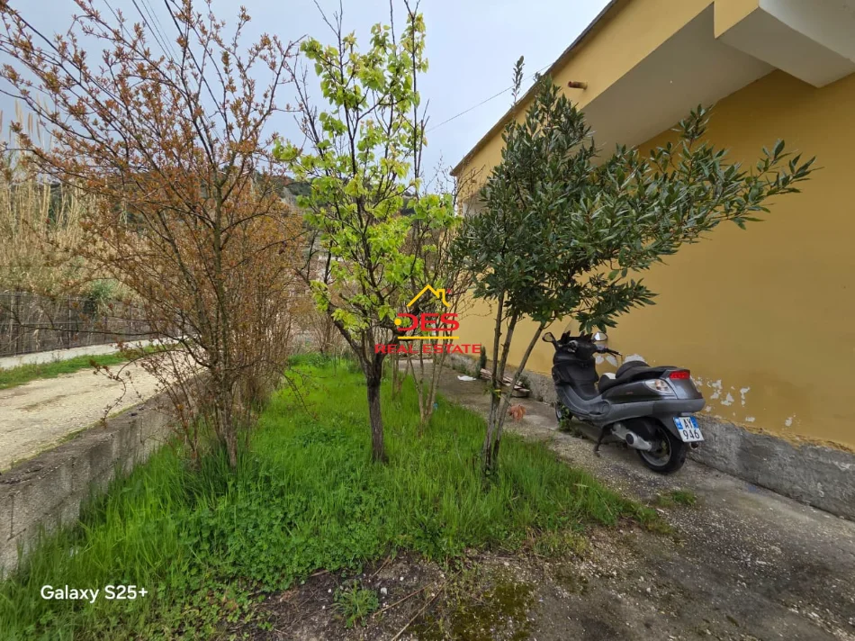 Vlore, jepet me qera shtepi 2+1+Ballkon Kati 0, 110 m² 450 € (Rruga Reshat Osmani)