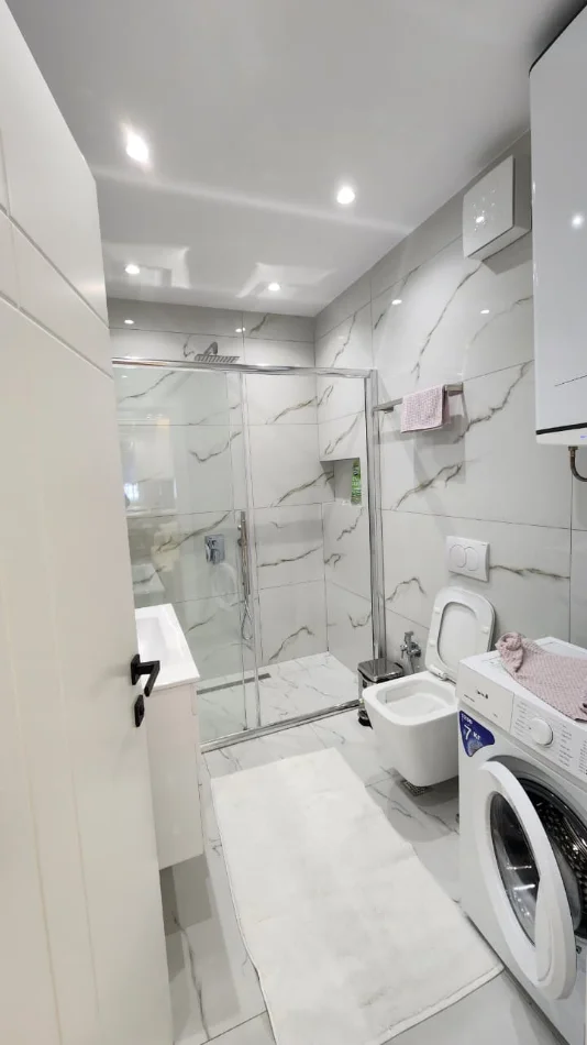 Tirane, jepet me qera apartament 1+1 Kati 3, 70 m² 600 € 