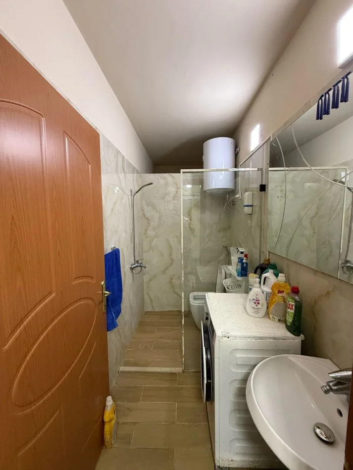 Tirane, shitet apartament 2+1+Ballkon Kati 3, 87 m² 127.000 € (Rruga Dajtit)