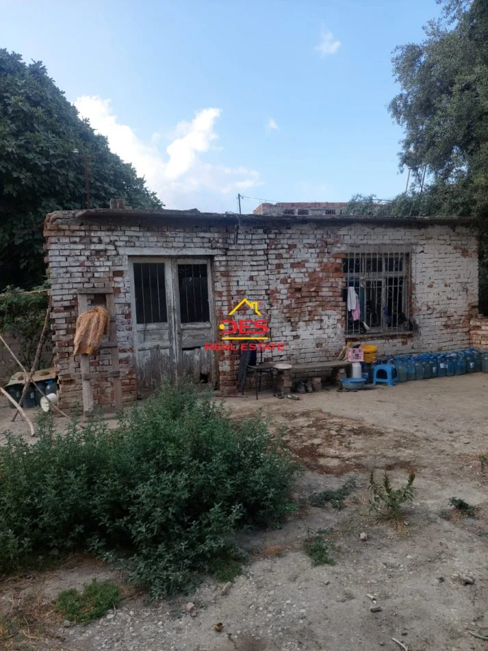 Vlore, shitet shtepi 1+1 Kati 0, 63 m² 110.000 € (Rruga Janaq Kilica)