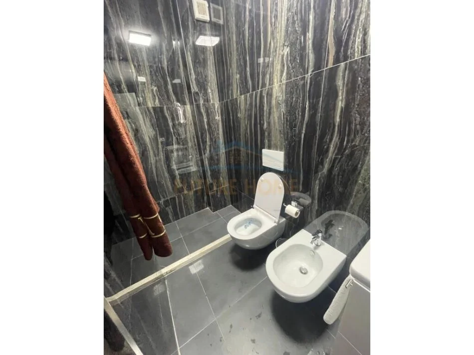 Tirane, shitet apartament 2+1 Kati 1, 89 m² 155.000 € (Porcelan)