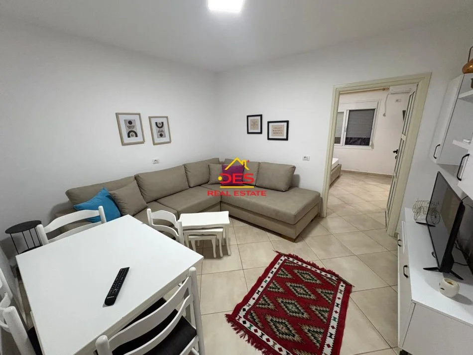 Vlore, jepet me qera shtepi 2+1+Ballkon Kati 0, 250 m² 500 € (Rruga Gjergj Kastrioti)