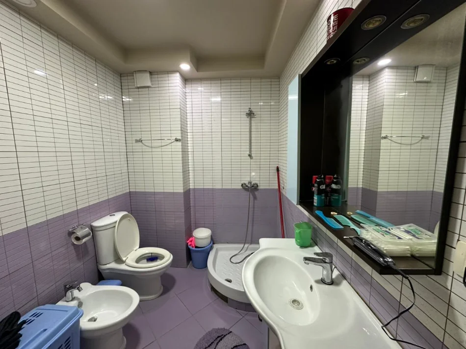 Tirane, shitet apartament 3+1+Ballkon , 159 m² 218.400 € (Rruga Mikel Maruli)