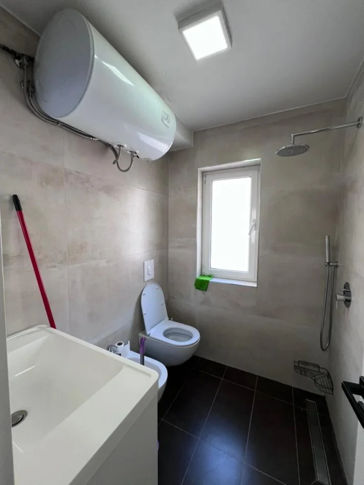 Tirane, jepet me qera apartament 1+1 Kati 2, 58 m² 500 € 