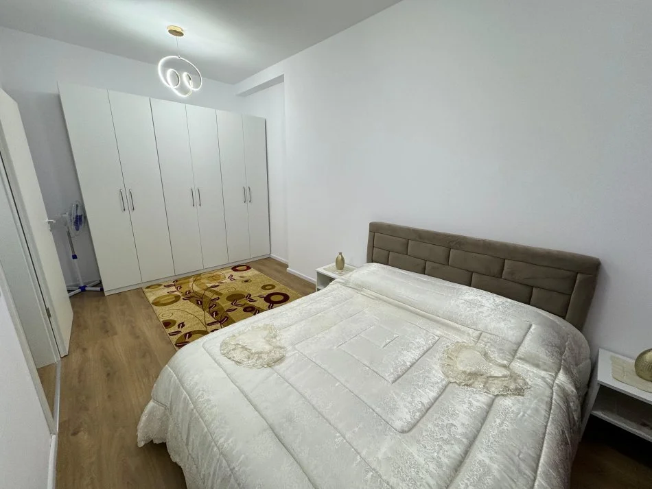 Tirane, jepet me qera apartament 1+1+Ballkon Kati 6, 65 m² 400 € (Pasho hysa)