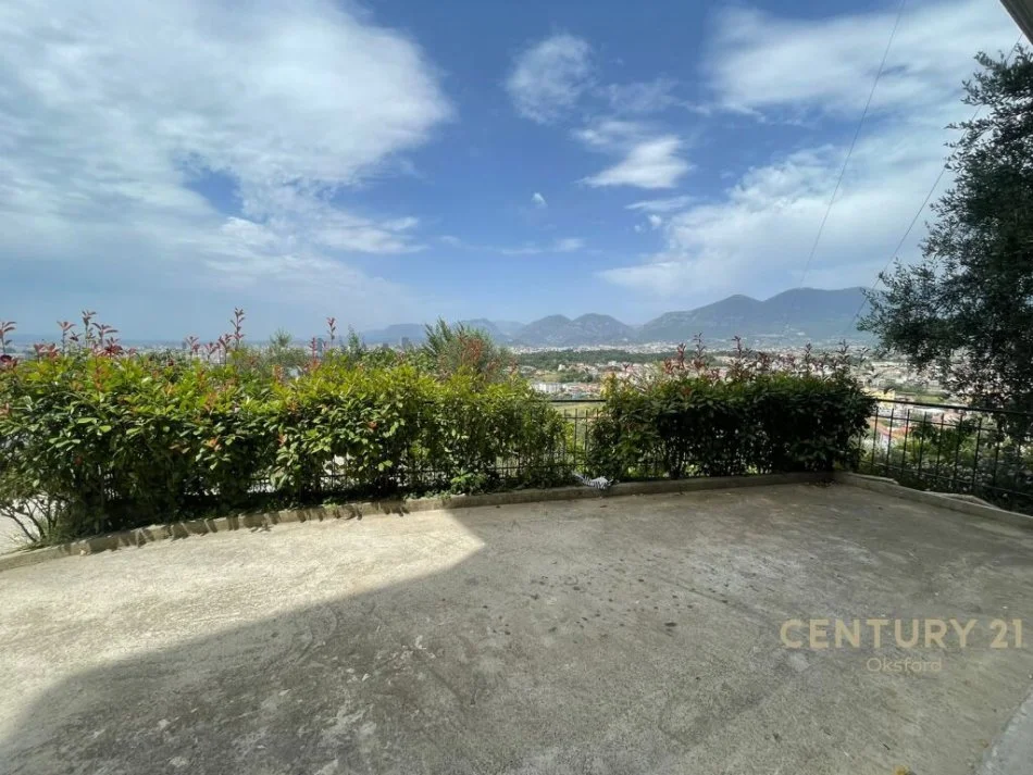 Tirane, jepet me qera apartament 3+1+Aneks+Ballkon Kati 1, 120 m² 750 € (Sauk i vjeter , Pamja)