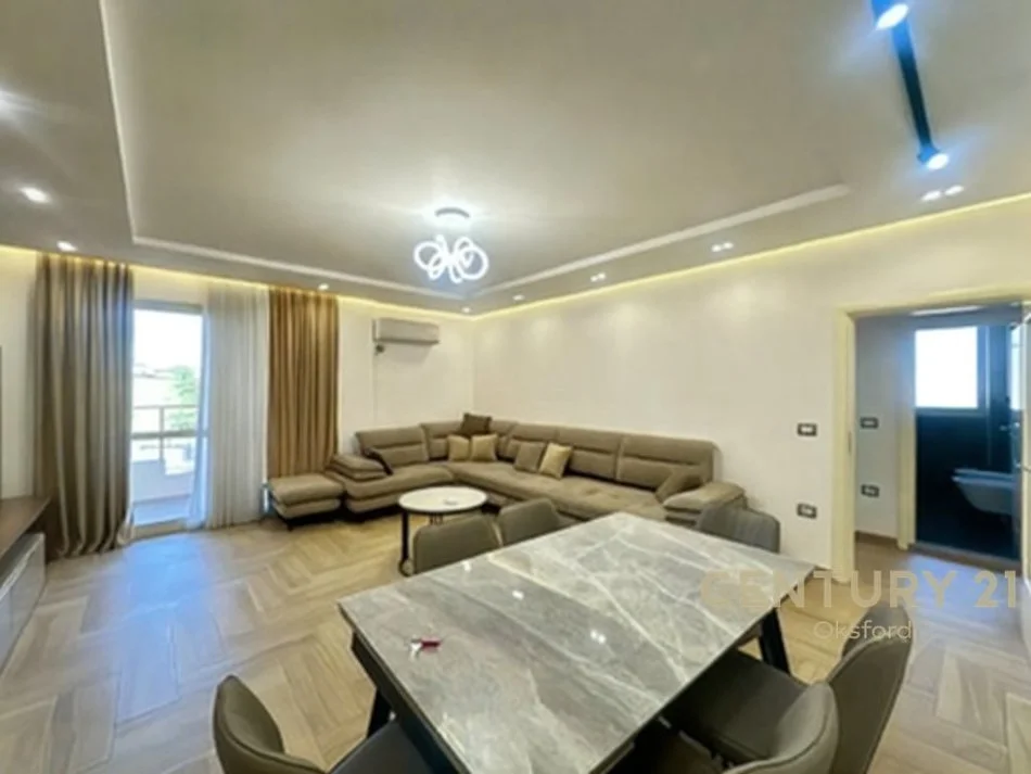 Tirane, jepet me qera apartament 2+1 Kati 4, 100 m² 800 € (mozaiku i tiranes)