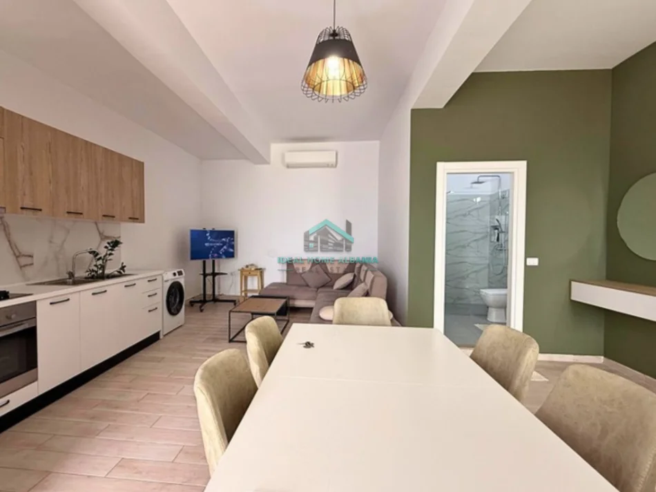 Vlore, jepet me qera apartament 1+1+Ballkon Kati 2, 70 m² 500 € (uje i ftohte vlore)