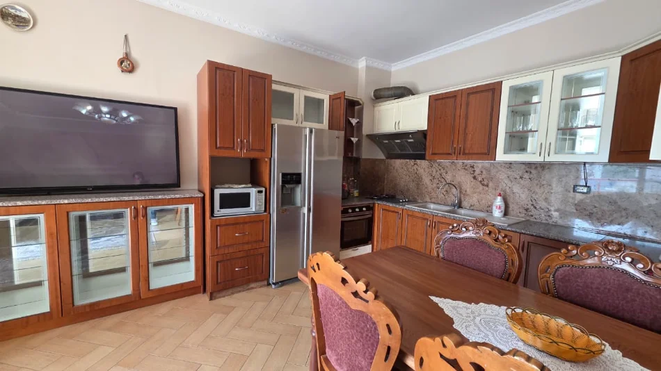 Vlore, shitet apartament 3+1+Ballkon Kati 6, 135 m² 249.000 € (Blv. Ismail Qemali,Conad, Vlore)