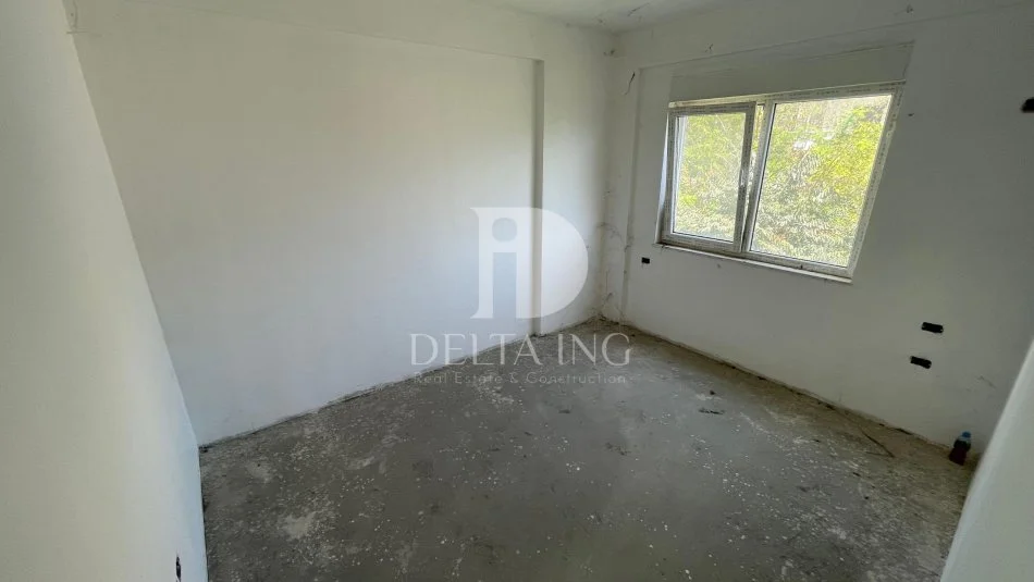 Tirane, shitet apartament 3+1+Aneks+Ballkon Kati 3, 139 m² 320.000 € (Liqeni i Thate)